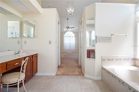 House in Orlando, Florida 4 bedrooms, 214.42 sq.m. № 1791379 - photo 23