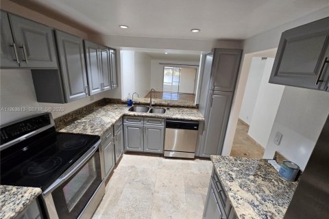 Copropriété à louer à Lauderhill, Floride: 2 chambres, 109.62 m2 № 2025606 - photo 13