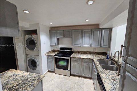 Copropriété à louer à Lauderhill, Floride: 2 chambres, 109.62 m2 № 2025606 - photo 10