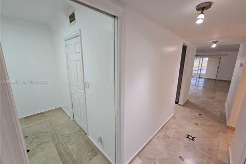 Copropriété à louer à Lauderhill, Floride: 2 chambres, 109.62 m2 № 2025606 - photo 8
