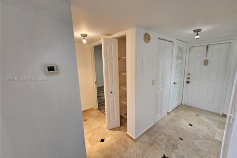Copropriété à louer à Lauderhill, Floride: 2 chambres, 109.62 m2 № 2025606 - photo 17