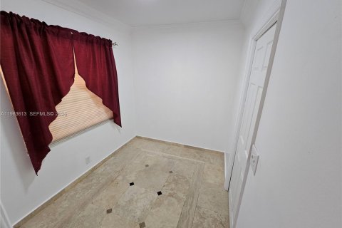 Copropriété à louer à Lauderhill, Floride: 2 chambres, 109.62 m2 № 2025606 - photo 9