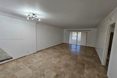 Copropriété à louer à Lauderhill, Floride: 2 chambres, 109.62 m2 № 2025606 - photo 2