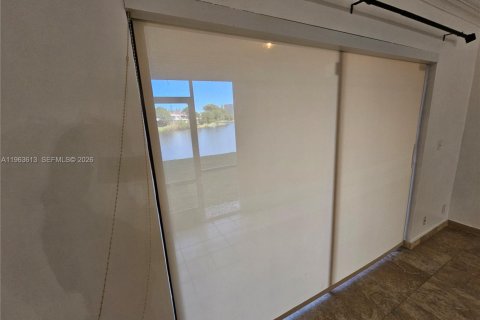 Copropriété à louer à Lauderhill, Floride: 2 chambres, 109.62 m2 № 2025606 - photo 24