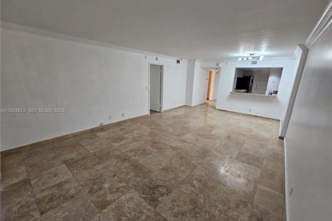 Copropriété à louer à Lauderhill, Floride: 2 chambres, 109.62 m2 № 2025606 - photo 3