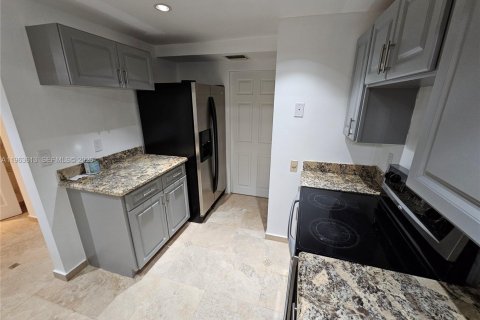 Copropriété à louer à Lauderhill, Floride: 2 chambres, 109.62 m2 № 2025606 - photo 16