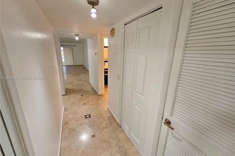 Copropriété à louer à Lauderhill, Floride: 2 chambres, 109.62 m2 № 2025606 - photo 7