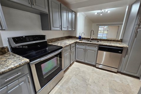 Copropriété à louer à Lauderhill, Floride: 2 chambres, 109.62 m2 № 2025606 - photo 14