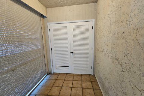 Copropriété à louer à Lauderhill, Floride: 2 chambres, 109.62 m2 № 2025606 - photo 26