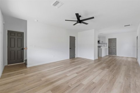 Commercial property in Saint Petersburg, Florida 6 bedrooms, 358.32 sq.m. № 2140780 - photo 14