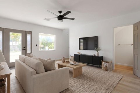 Commercial property in Saint Petersburg, Florida 6 bedrooms, 358.32 sq.m. № 2140780 - photo 9