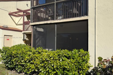 Купить кондоминиум в Майами-Гарденс, Флорида 2 спальни, 75.81м2, № 2011334 - фото 4