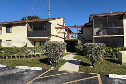 Купить кондоминиум в Майами-Гарденс, Флорида 2 спальни, 75.81м2, № 2011334 - фото 3