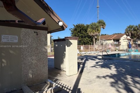 Купить кондоминиум в Майами-Гарденс, Флорида 2 спальни, 75.81м2, № 2011334 - фото 28