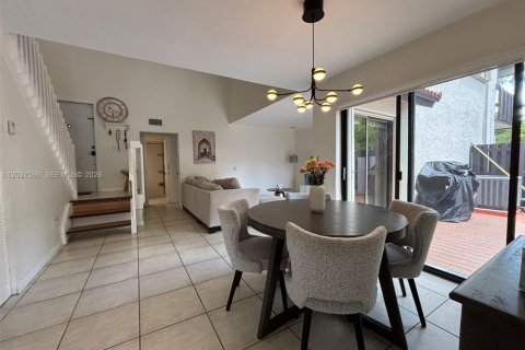 Condo in Miami, Florida, 3 bedrooms № 2077402 - photo 14