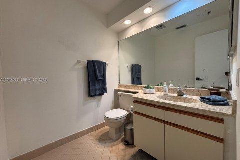 Condo in Miami, Florida, 3 bedrooms № 2077402 - photo 29