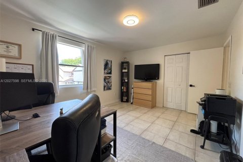 Condo in Miami, Florida, 3 bedrooms № 2077402 - photo 28