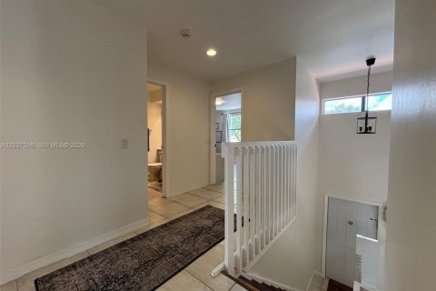 Condo in Miami, Florida, 3 bedrooms № 2077402 - photo 26