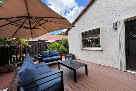 Condo in Miami, Florida, 3 bedrooms № 2077402 - photo 20