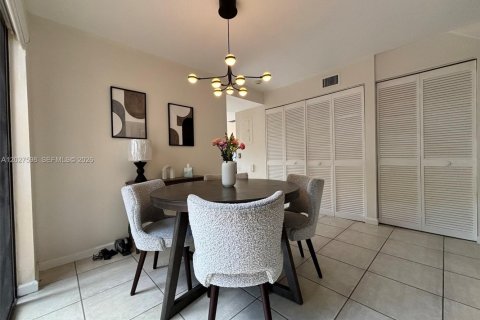 Condo in Miami, Florida, 3 bedrooms № 2077402 - photo 12