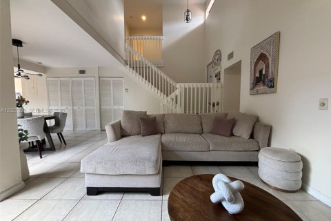 Condo in Miami, Florida, 3 bedrooms № 2077402 - photo 11
