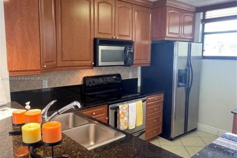 Copropriété à vendre à Oakland Park, Floride: 2 chambres, 85.47 m2 № 1860879 - photo 6