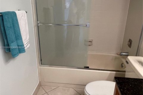 Copropriété à vendre à Oakland Park, Floride: 2 chambres, 85.47 m2 № 1860879 - photo 19