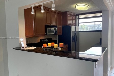 Copropriété à vendre à Oakland Park, Floride: 2 chambres, 85.47 m2 № 1860879 - photo 4