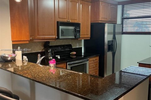 Copropriété à vendre à Oakland Park, Floride: 2 chambres, 85.47 m2 № 1860879 - photo 1