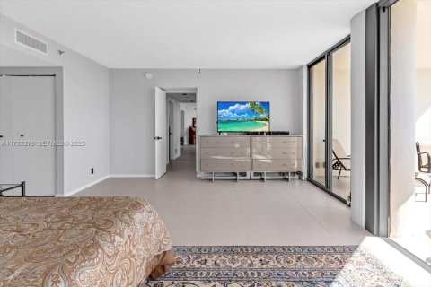 Condo in Aventura, Florida, 3 bedrooms  № 2176809 - photo 18