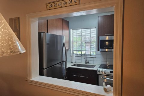Condo in Pompano Beach, Florida, 1 bedroom  № 2250798 - photo 7