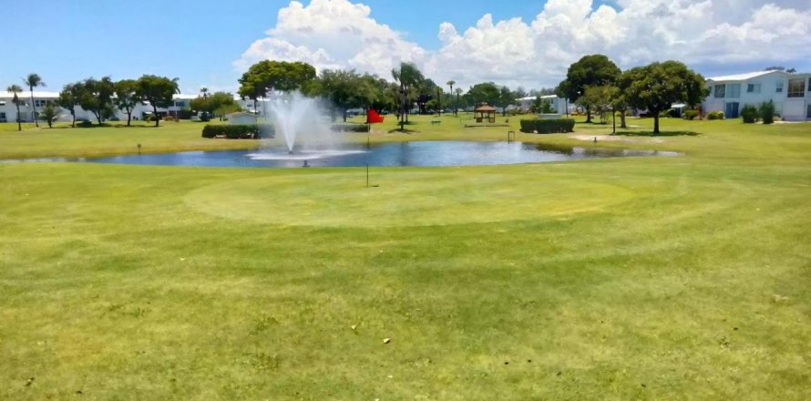 Condo in Pompano Beach, Florida, 1 bedroom  № 2250798