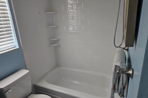 Condo in Pompano Beach, Florida, 1 bedroom  № 2250798 - photo 18