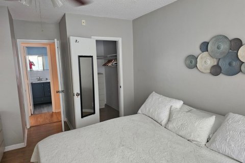 Condo in Pompano Beach, Florida, 1 bedroom  № 2250798 - photo 15
