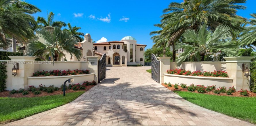 Дом в Майами-Бич, Флорида 8 спален, 1082.31м2 № 1940529