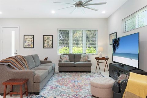 Casa en venta en Saint Petersburg, Florida, 4 dormitorios, 216.28 m2 № 1825161 - foto 7