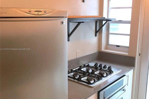 Copropriété à vendre à Miami Beach, Floride: 45.99 m2 № 2012232 - photo 9