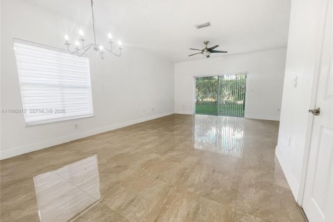 Copropriété à louer à Miramar, Floride: 3 chambres, 116.22 m2 № 2056746 - photo 2