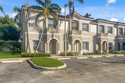 Copropriété à louer à Miramar, Floride: 3 chambres, 116.22 m2 № 2056746 - photo 1
