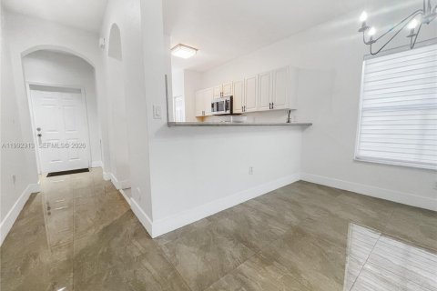 Copropriété à louer à Miramar, Floride: 3 chambres, 116.22 m2 № 2056746 - photo 3