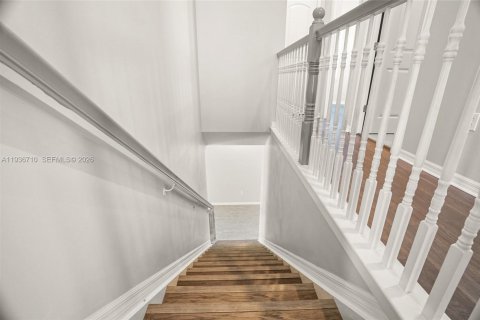 Casa en alquiler en Lake Worth, Florida, 4 dormitorios, 244.43 m2 № 1995487 - foto 19