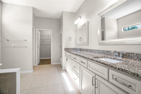 Casa en alquiler en Lake Worth, Florida, 4 dormitorios, 244.43 m2 № 1995487 - foto 23