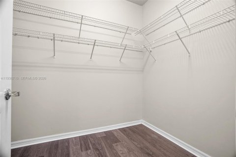 Casa en alquiler en Lake Worth, Florida, 4 dormitorios, 244.43 m2 № 1995487 - foto 27