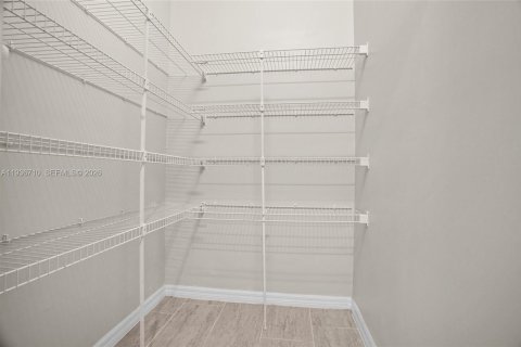 Casa en alquiler en Lake Worth, Florida, 4 dormitorios, 244.43 m2 № 1995487 - foto 24