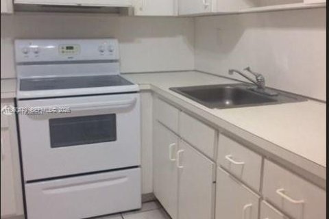 Снять в аренду кондоминиум в Майами, Флорида 2 спальни, 74.14м2, № 2009290 - фото 4