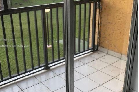 Кондоминиум с 2 спальнями в Майами, Флорида № 2009290