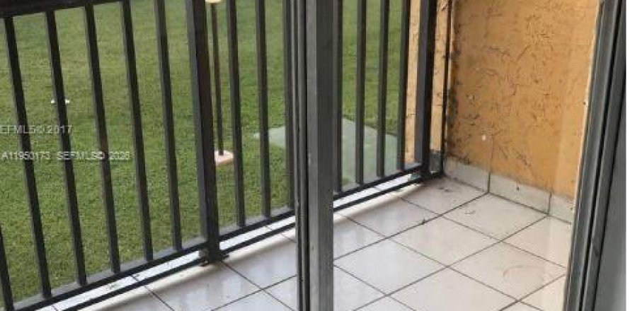 Кондоминиум с 2 спальнями в Майами, Флорида № 2009290