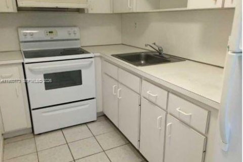 Снять в аренду кондоминиум в Майами, Флорида 2 спальни, 74.14м2, № 2009290 - фото 6