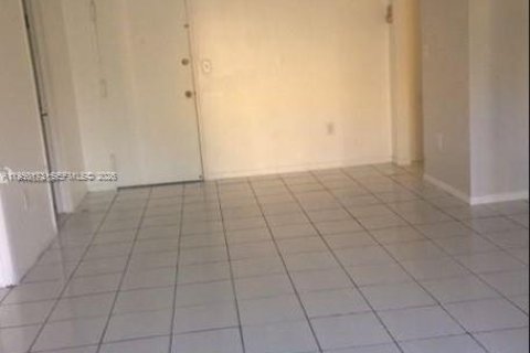 Снять в аренду кондоминиум в Майами, Флорида 2 спальни, 74.14м2, № 2009290 - фото 3