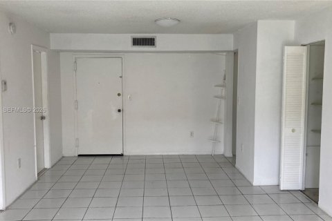 Снять в аренду кондоминиум в Майами, Флорида 2 спальни, 74.14м2, № 2009290 - фото 2